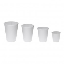 Vasos de cartón blancos café y refrescos